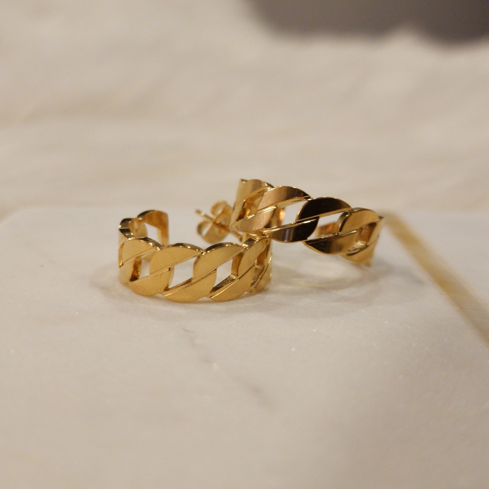 New 18k Gold Cuban Hoop Earrings!